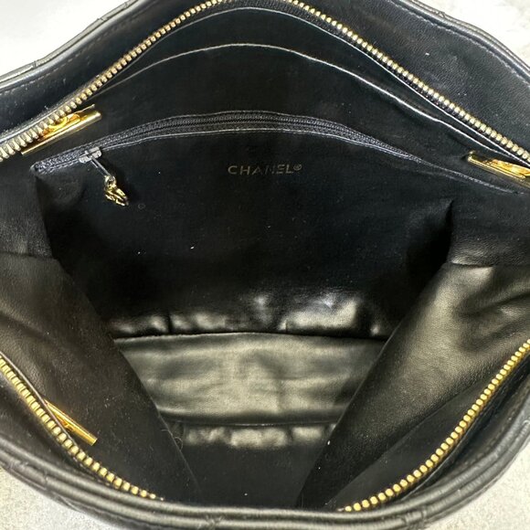 CHANEL Black lambskin Quilted Medium Matelassé Chain Tote/Shoulder Bag - Picture 5 of 7